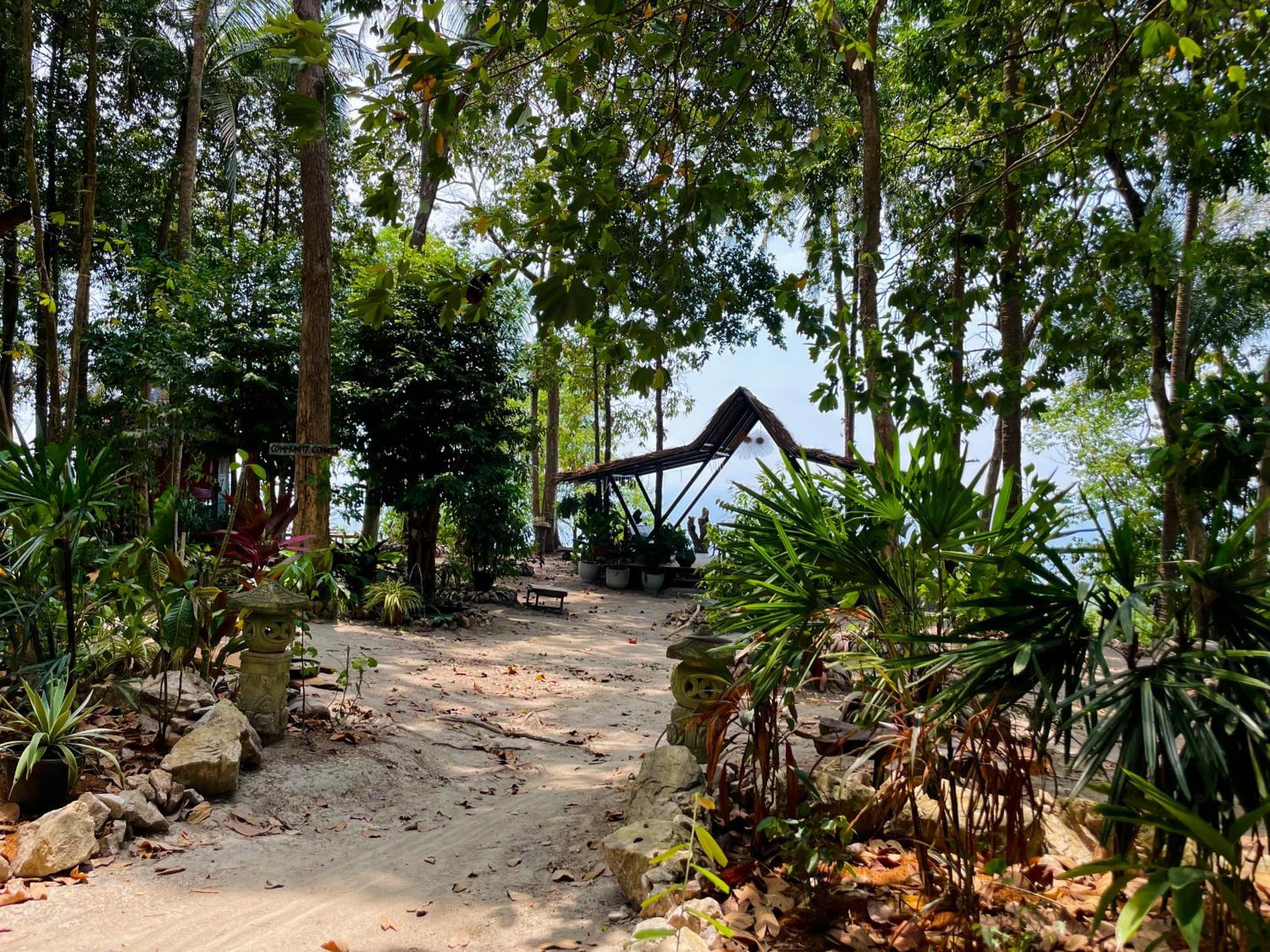 Pyramid Yoga Koh Phangan Exterior photo