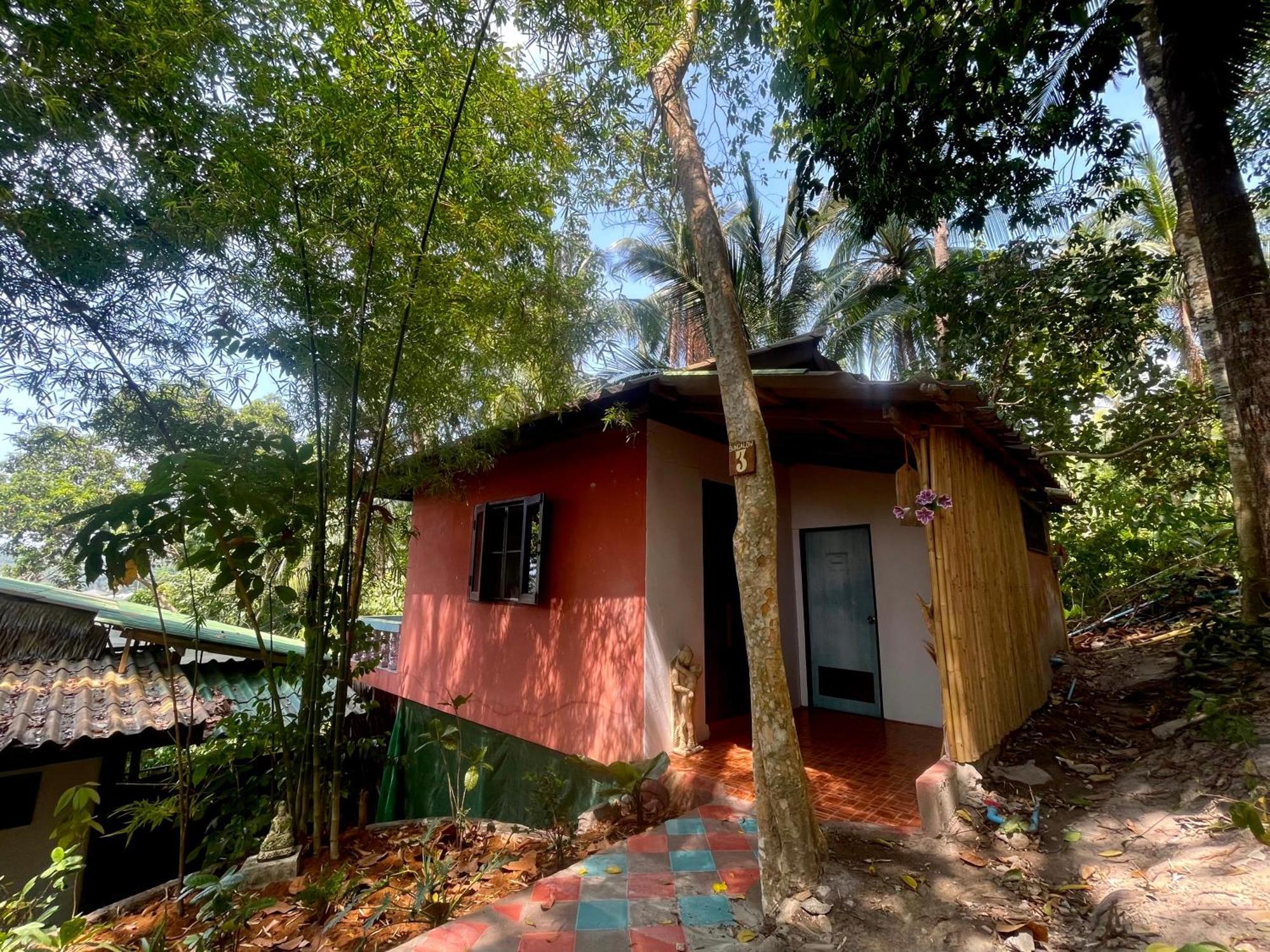 Pyramid Yoga Koh Phangan Exterior photo
